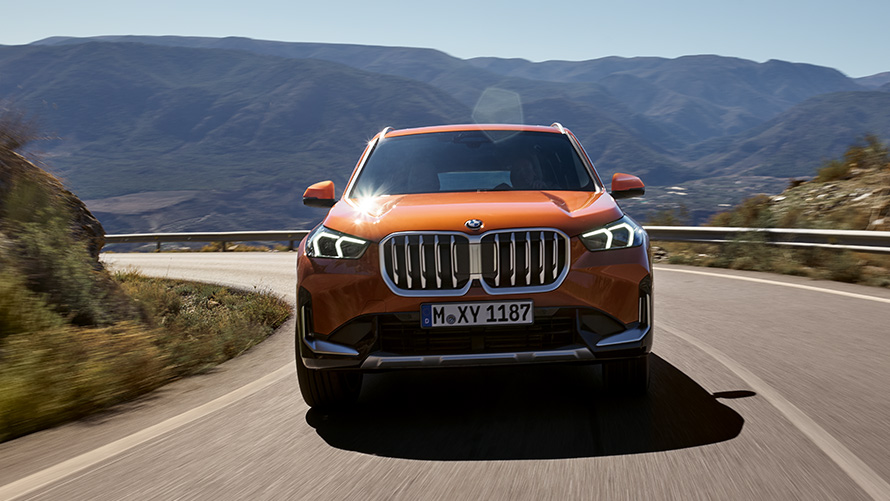 Vadītāja palīdzības sistēmas, BMW X1, U11, ICE, xLine, 2022 BMW X1, U11, ICE, 2022, xLine, metāliska Utah Orange krāsa, vadītāja palīdzības sistēmas, drošība