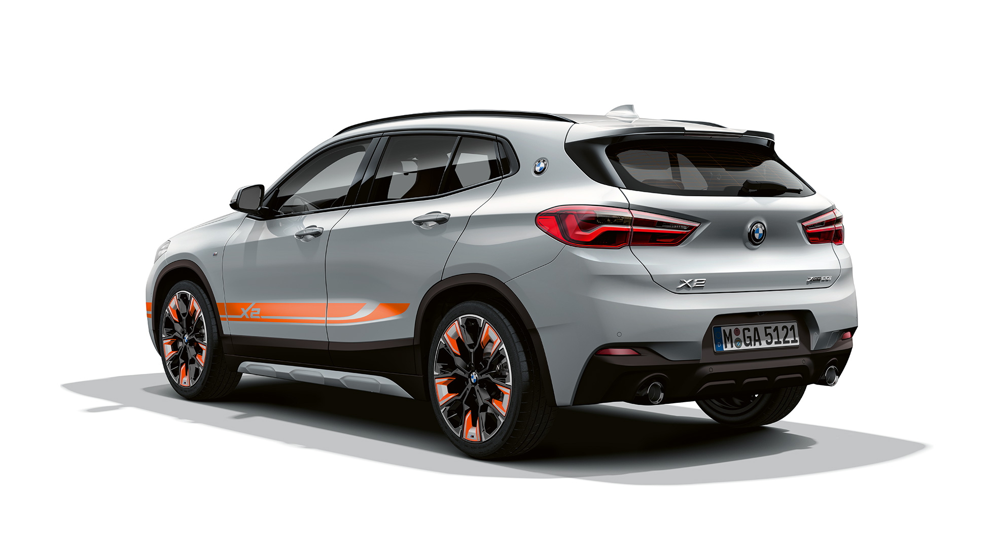 Trīs ceturtdaļu aizmugures skats, BMW X2, Edition M Mesh modelis BMW X2, Edition M Mesh modelis, 2020, F39, Brooklyn Grey, trīs ceturtdaļu aizmugures skats