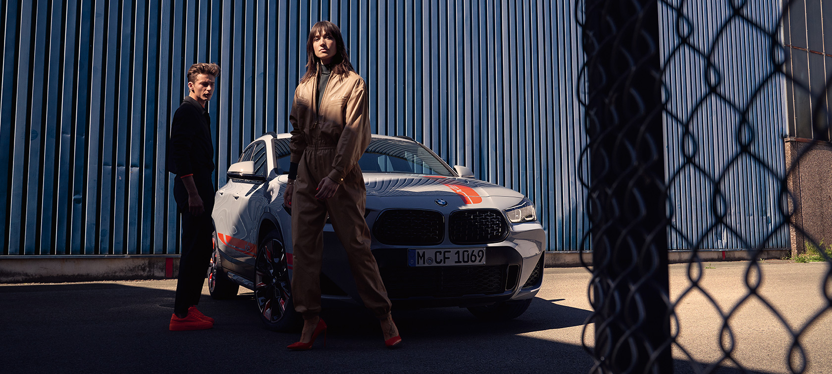 Sānskats, BMW X2 F39 Sānskats, BMW X2 2018 F39, metāliska Galvanic Gold krāsa