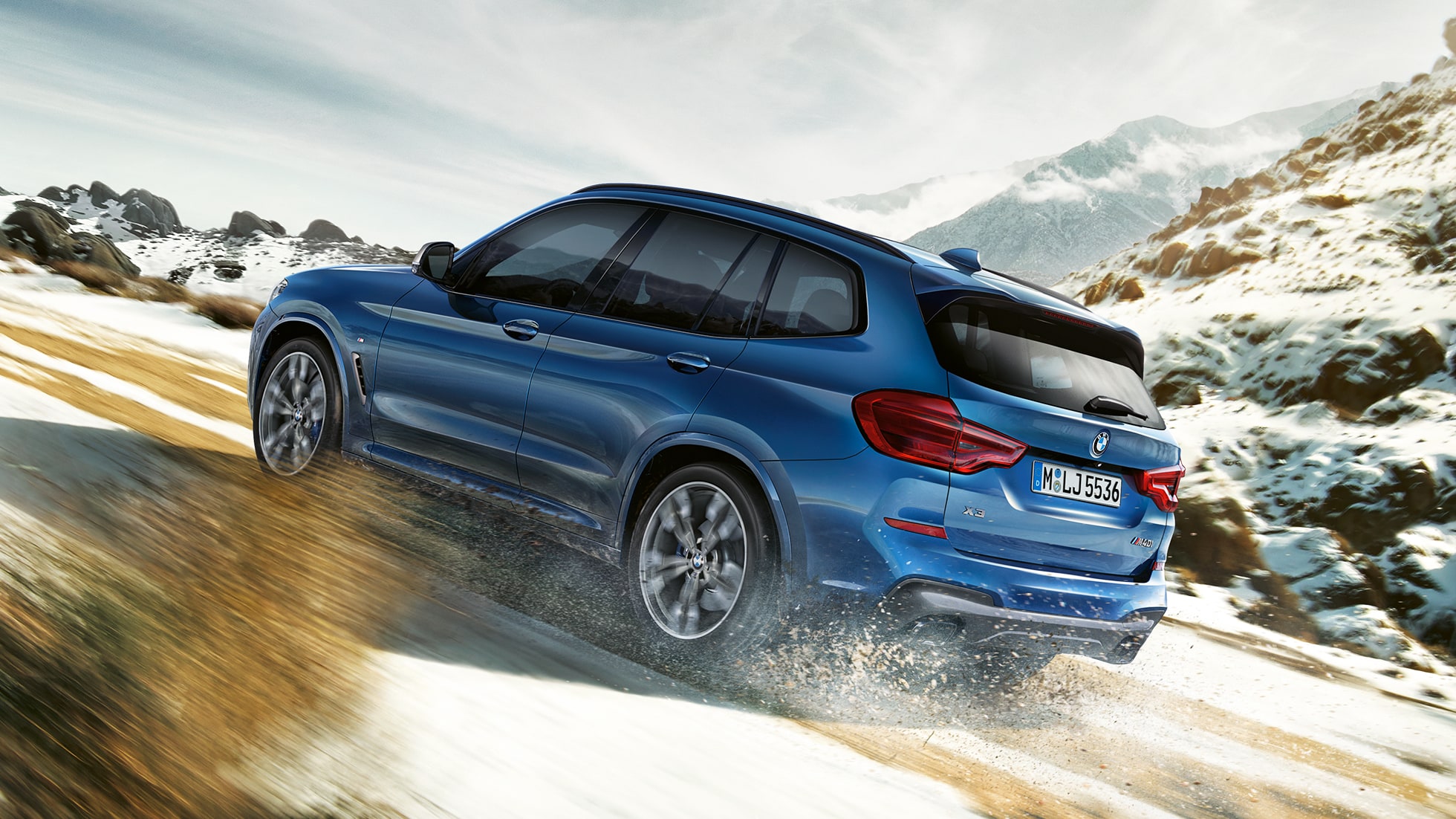 BMW X3 M40i, braucot kalnā BMW X3 M40i, braucot kalnā