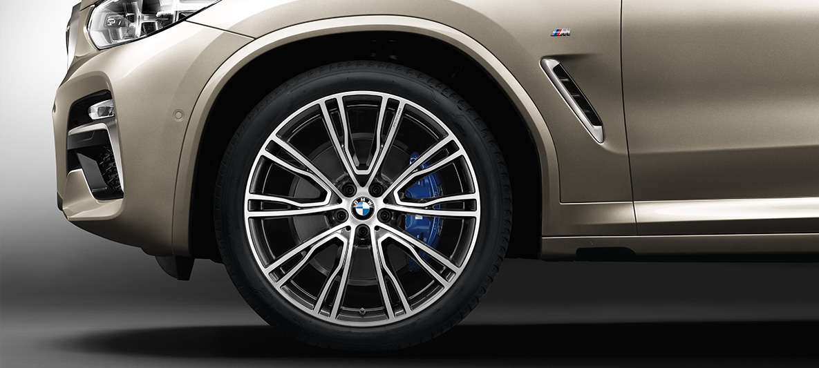 BMW X3, 21 collas BMW Individual vieglmetāla diski ar V-spoke 726 I stilu. BMW X3, 21 collas BMW Individual vieglmetāla diski ar V-spoke 726 I stilu.