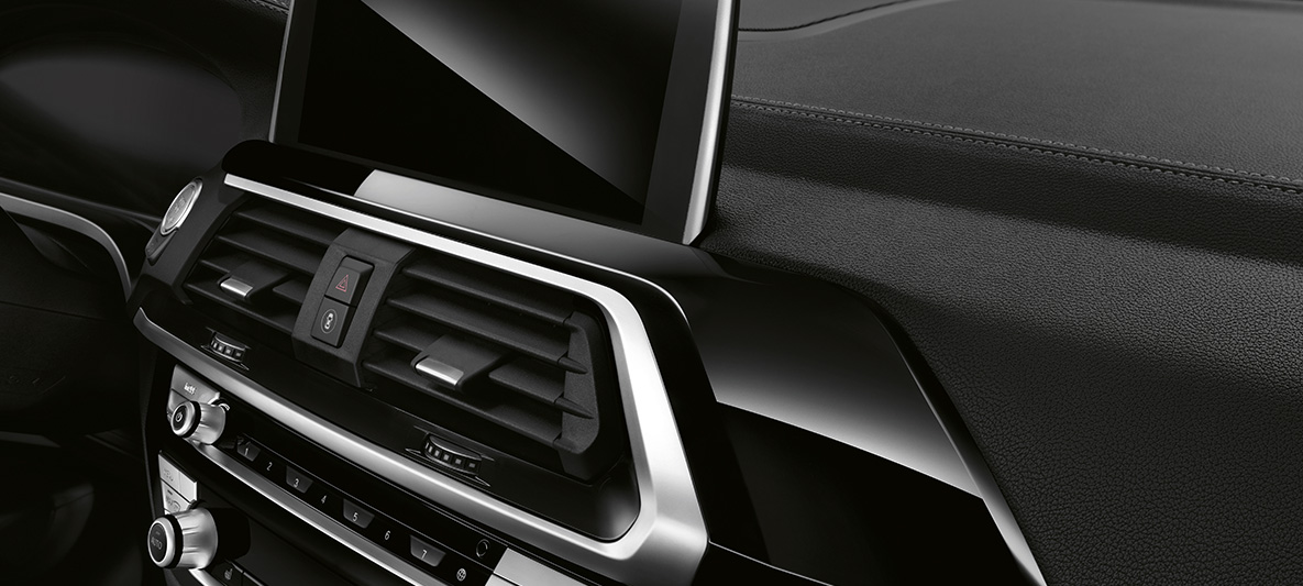 BMW X3, BMW Individual salona apdare Piano Finish Black krāsā BMW X3, BMW Individual salona apdare Piano Finish Black krāsā
