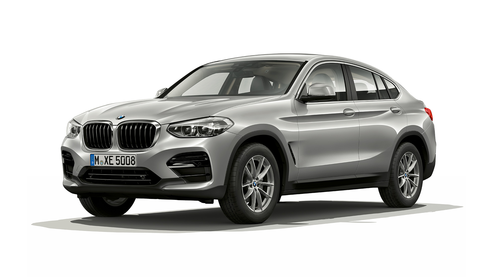 Trīs ceturtdaļu priekšpuses skats, BMW X4 Advantage modelis BMW X4 xDrive20d, Advantage modelis G02 2018, Glacier Silver krāsa, trīs ceturtdaļu priekšpuses skats