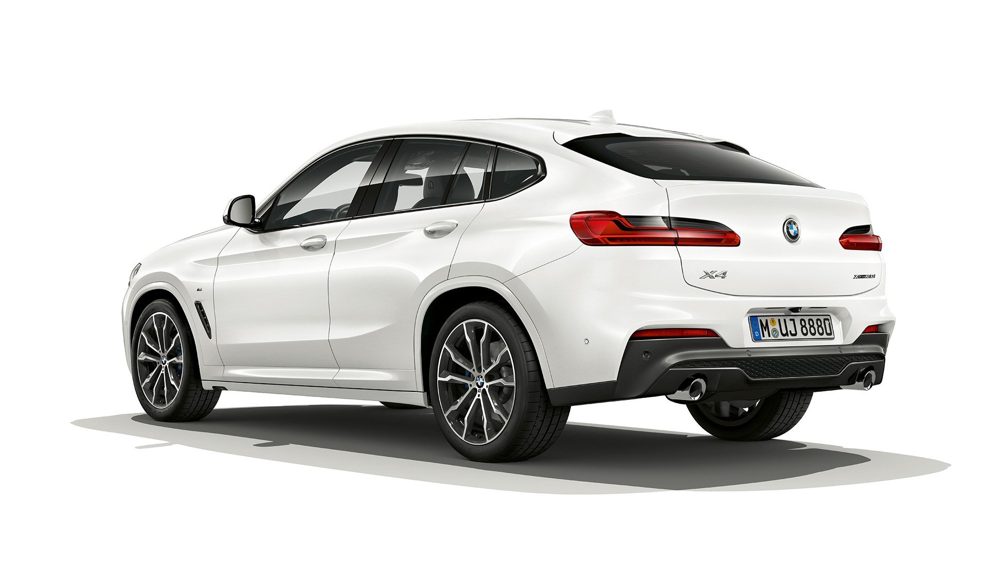 Trīs ceturtdaļu aizmugures skats, BMW X4 M sport modelis BMW X4 xDrive30i, M Sport modelis, G02 2018, Alpine White krāsa, trīs ceturtdaļu aizmugures skats