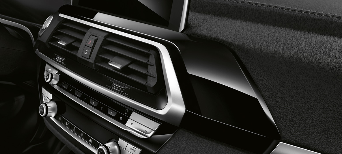 BMW Individual salona apdares elementi, Piano Finish Black krāsa, BMW X4 BMW Individual salona apdares elementi, Piano Finish Black krāsa, G02 2018, salons