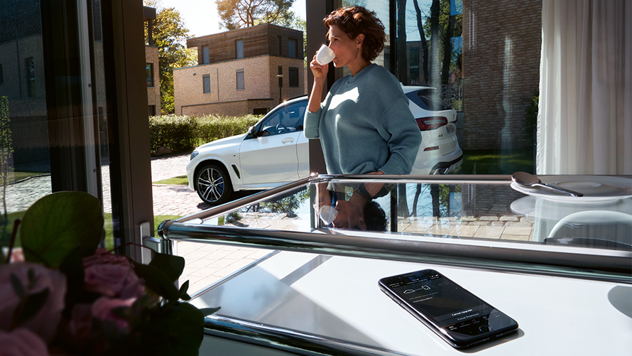 BMW X5 tālvadības programmatūras uzlabojums BMW X5 tālvadības programmatūras uzlabojums