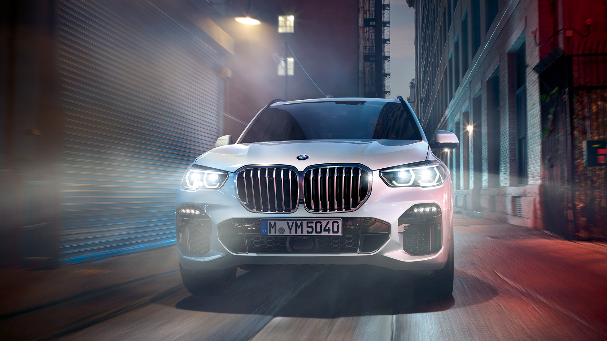 BMW X5, priekšpuses skats BMW X5, G05, 2018, metāliska Mineral White krāsa, priekšpuses skats