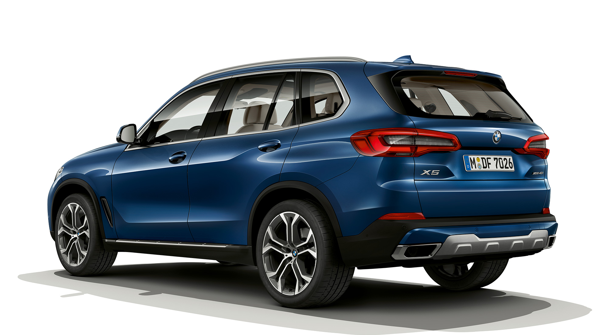 xLine modelis, BMW X5 xDrive40i, trīs ceturtdaļu aizmugures skats xLine modelis, BMW X5 xDrive40i, G05, 2018, metāliska Phytonic Blue krāsa, trīs ceturtdaļu priekšpuses skats