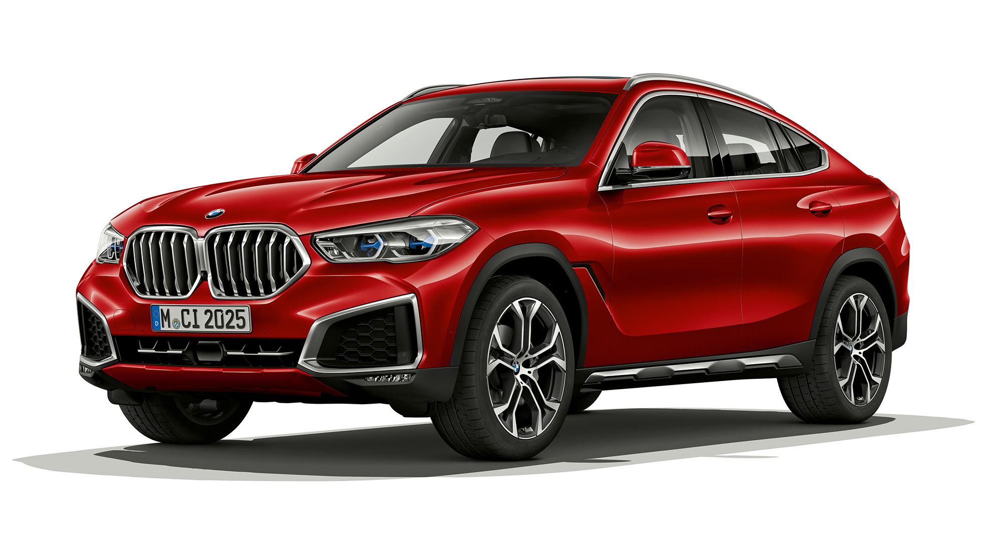 BMW X6 ar BMW xLine, virsbūve. BMW X6 ar BMW xLine trīs ceturtdaļu skatā no priekšpuses.