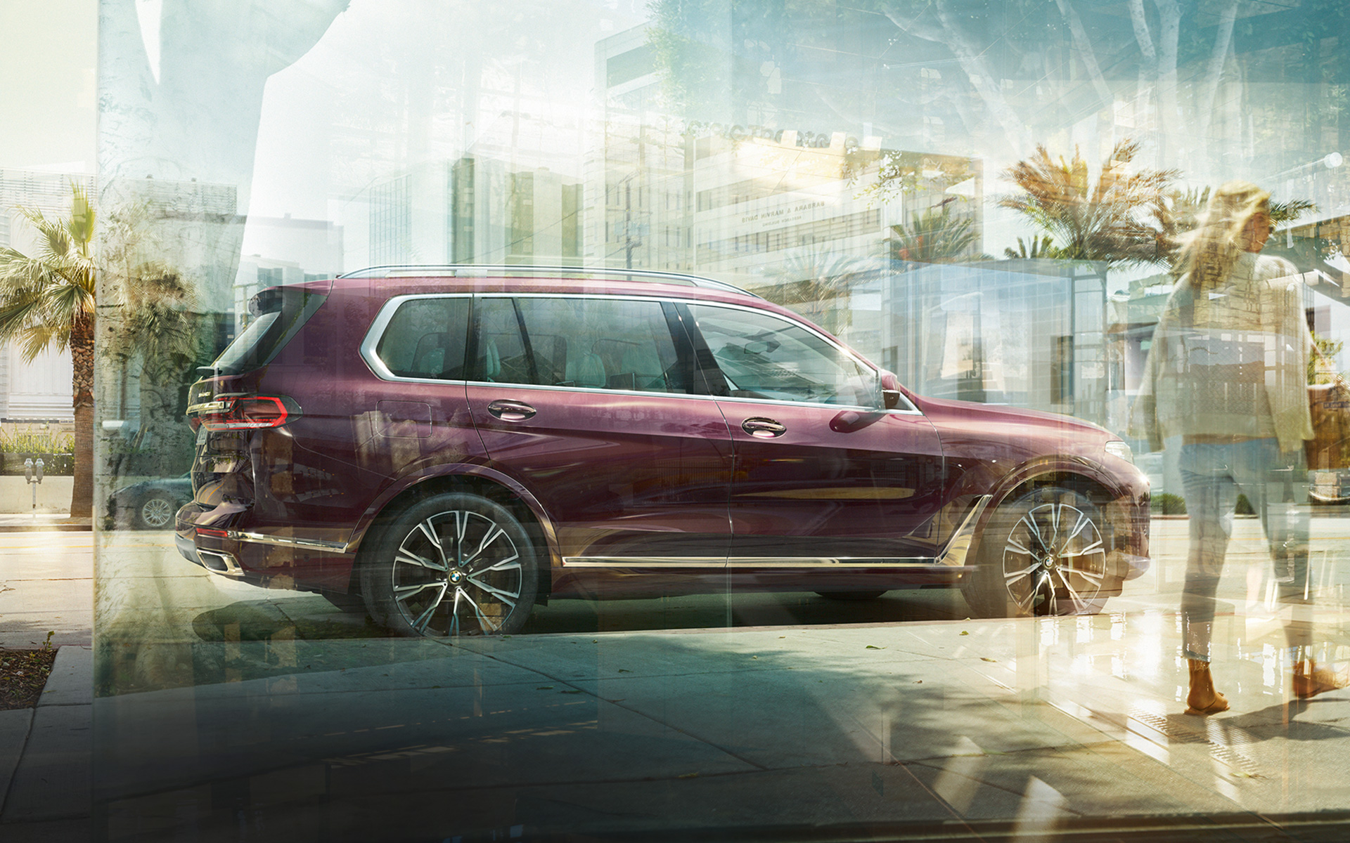 BMW X7 Individual, xDrive40i, G07, 2018, metāliska Ametrin krāsa, sānskats, novietots automobilis lielpilsētā BMW X7 Individual, xDrive40i, G07, 2018, metāliska Ametrin krāsa, sānskats, novietots automobilis lielpilsētā