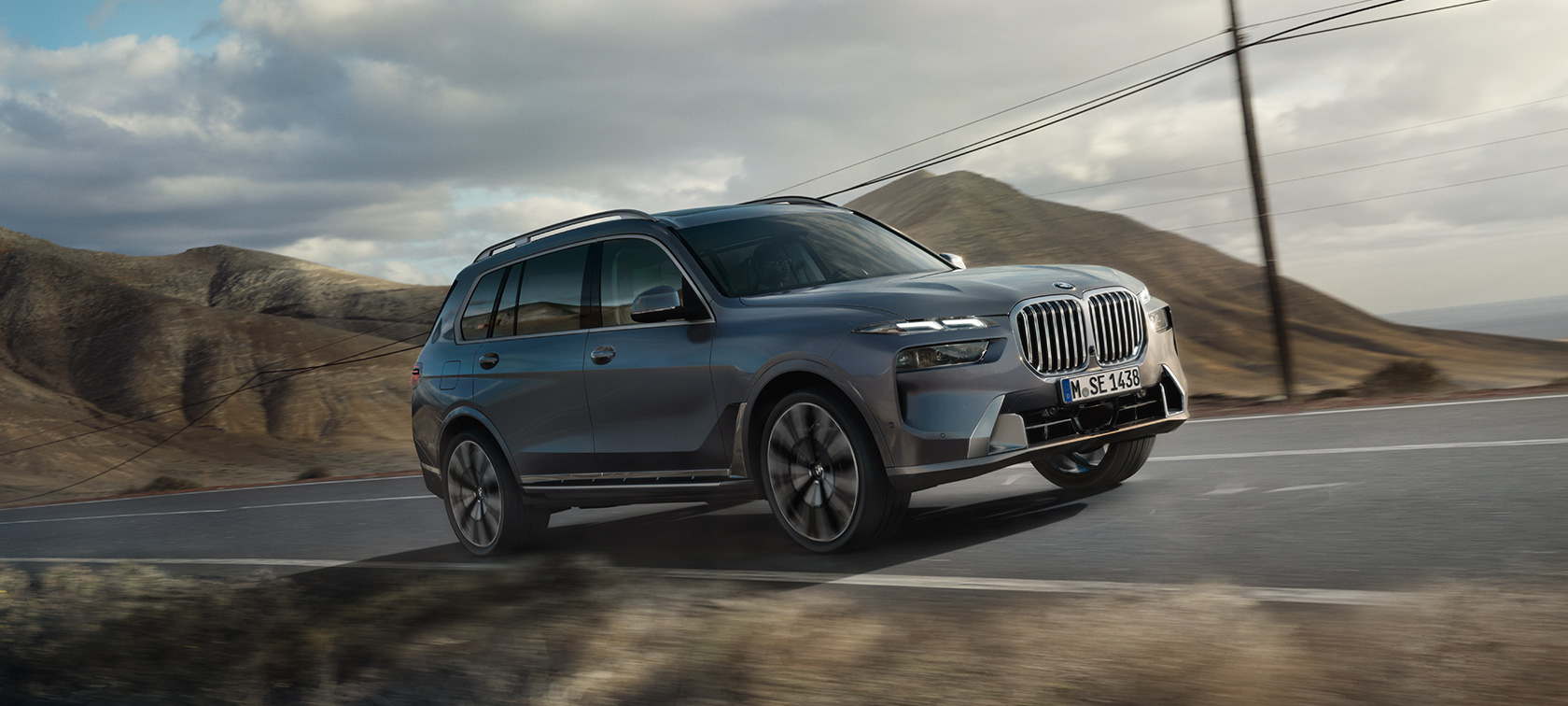 BMW X7, G07, LCI, trīs ceturtdaļu priekšpuses skats, metāliska Sparkling Copper Grey krāsa, video BMW X7, G07, LCI, trīs ceturtdaļu priekšpuses skats, metāliska Sparkling Copper Grey krāsa, video