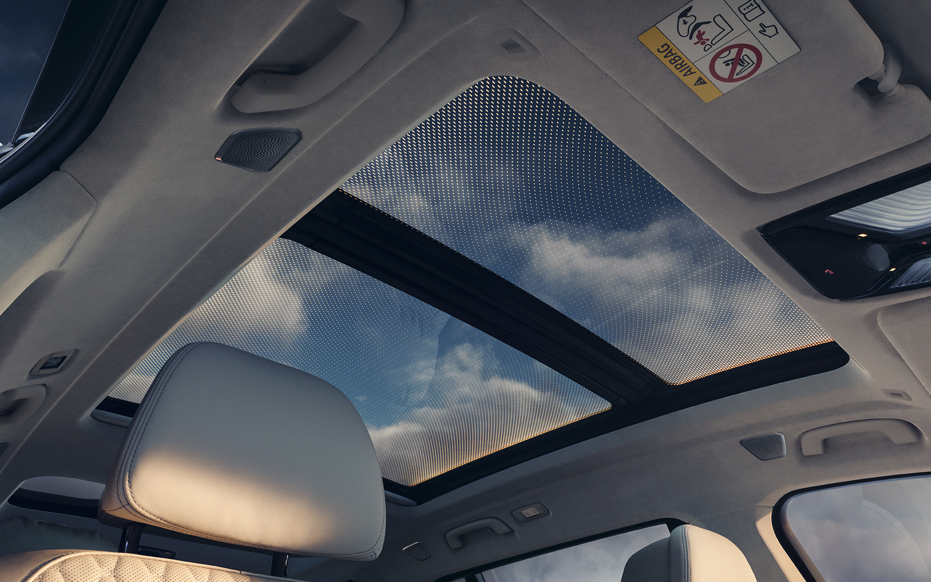 Panorāmas jumta lūka, skats no salona uz jumtu, BMW X7, G07, LCI