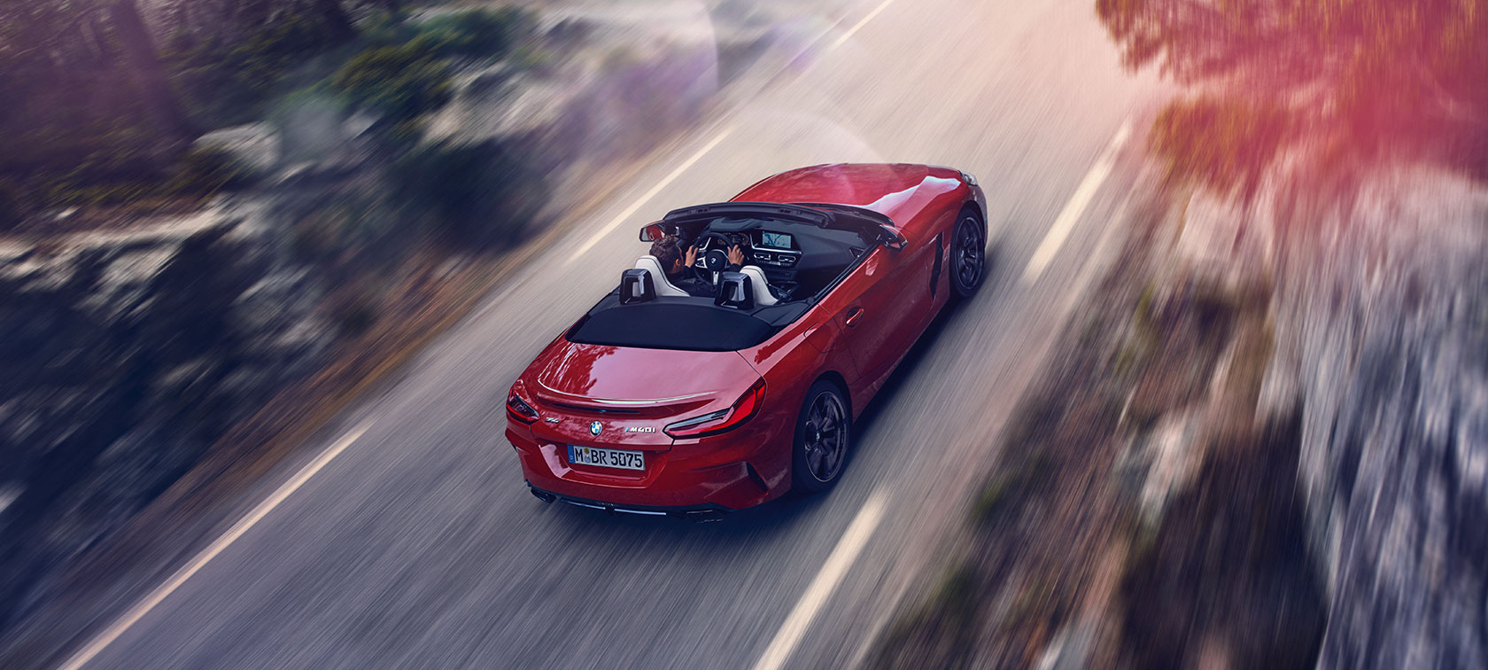 Skats no putna lidojuma uz BMW Z4 Roadster Skats no putna lidojuma uz BMW Z4 Roadster kustībā