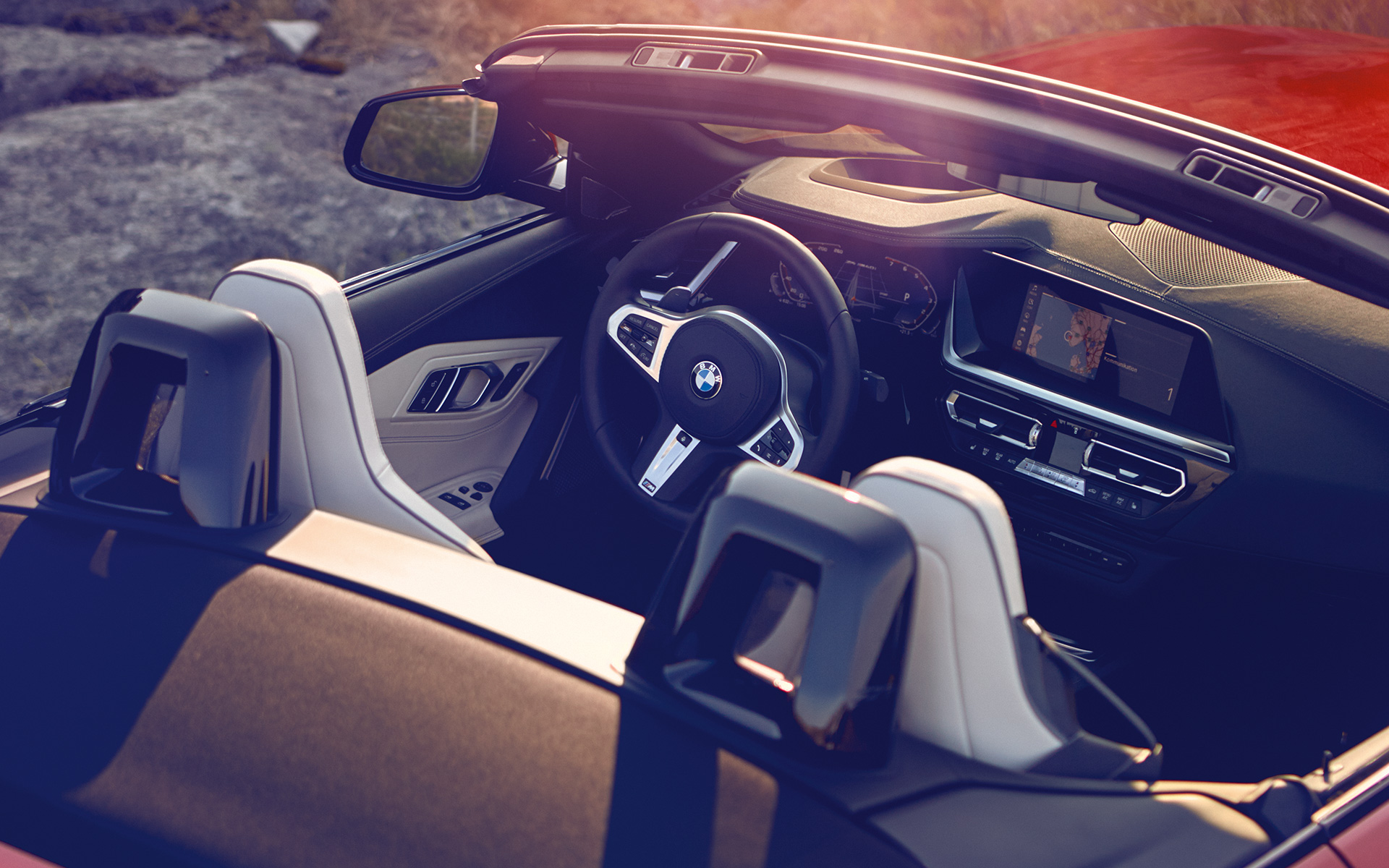 BMW Z4 Roadster (G29), skats uz kokpitu no putna lidojuma BMW Z4 Roadster (G29), skats uz kokpitu no putna lidojuma