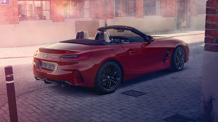 BMW Z4 Roadster (G29), sānskats uz ielas BMW Z4 Roadster (G29), sānskats uz ielas