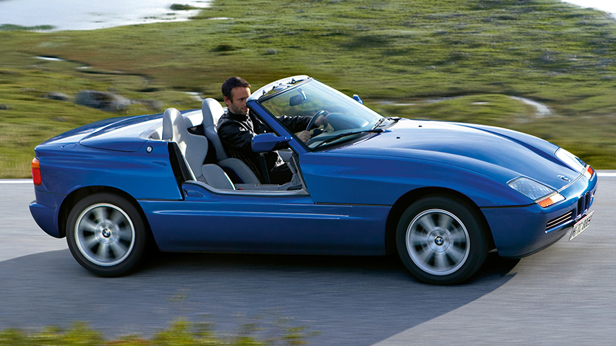 BMW Z1 (E30/Z), septiņu astotdaļu sānskats, braucošs automobilis BMW Z1 (E30/Z), septiņu astotdaļu sānskats, braucošs automobilis