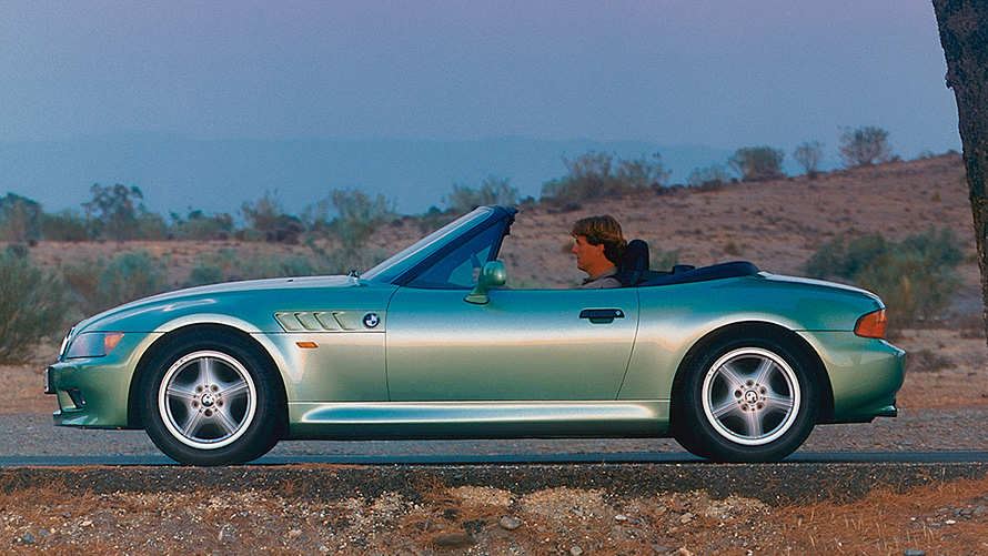 BMW Z3 Roadster (E36/7), sānskats, stāvošs automobilis BMW Z3 Roadster (E36/7), sānskats, stāvošs automobilis