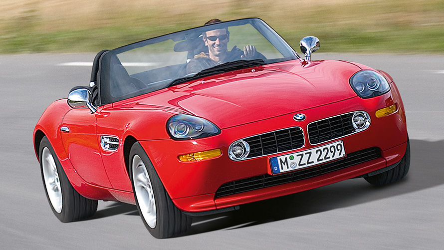 BMW Z8 Roadster (E52), trīs ceturtdaļu priekšpuses skats, braucošs automobilis BMW Z8 Roadster (E52), trīs ceturtdaļu priekšpuses skats, braucošs automobilis