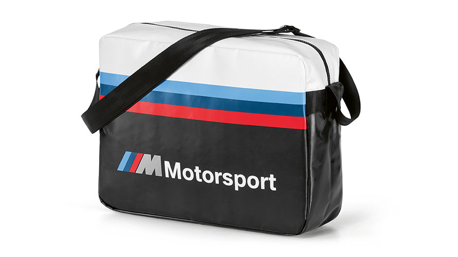 BMW M autosporta plecu soma. Attēlā parādīta BMW M autosporta plecu soma.