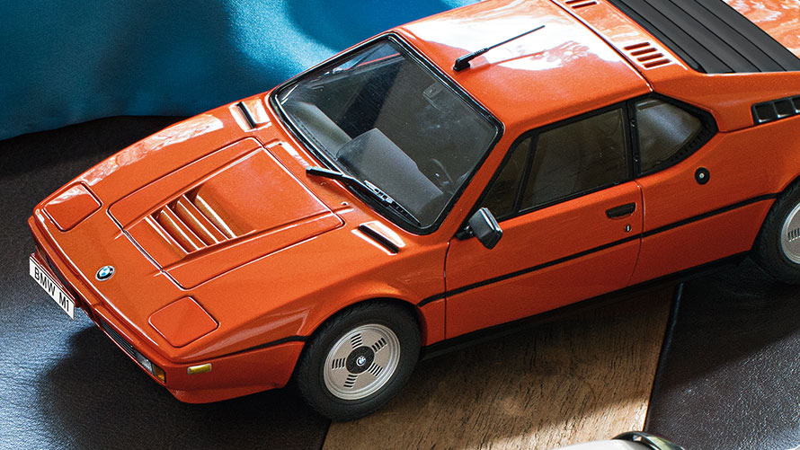 BMW M1 miniatūra. Šis attēls ir BMW M1 miniatūras tuvplāns.