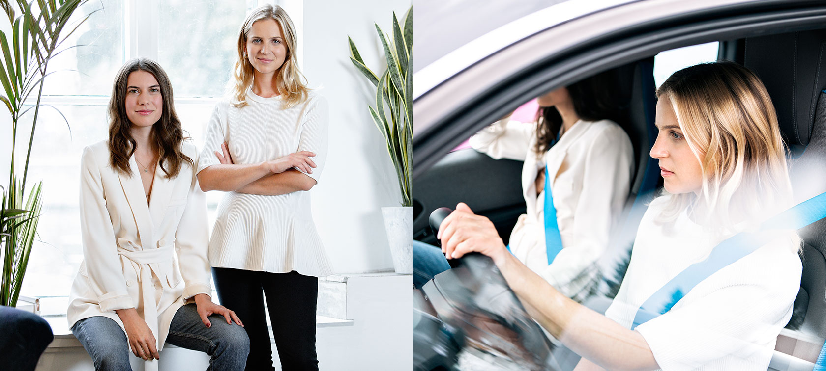 Šajā attēlā parādītas abas dizaineres Rasa Vēbere un Esija Glomba, pa kreisi – savā studijā, pa labi – braucot BMW i3. Šajā attēlā parādītas abas dizaineres Rasa Vēbere un Esija Glomba, pa kreisi – savā studijā, pa labi – braucot BMW i3.
