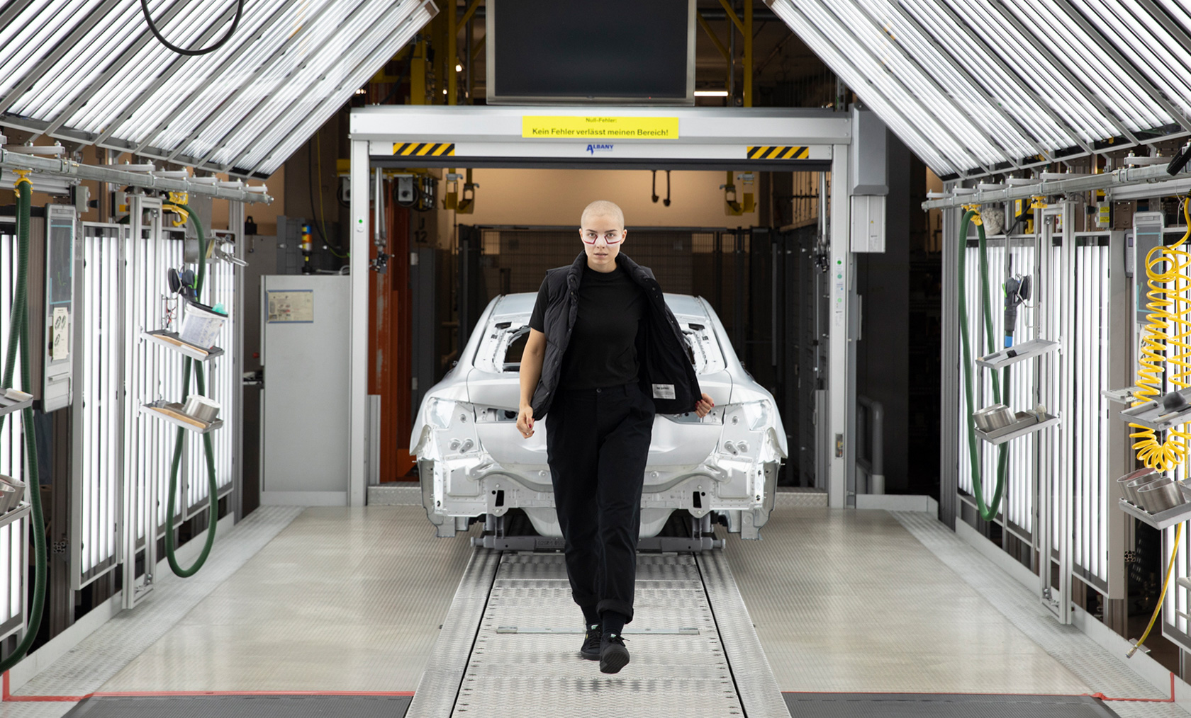 BMW dzīvesstila katalogs 2023, BMW veste sievietēm, melna BMW dzīvesstila katalogs, BMW veste sievietēm, melna