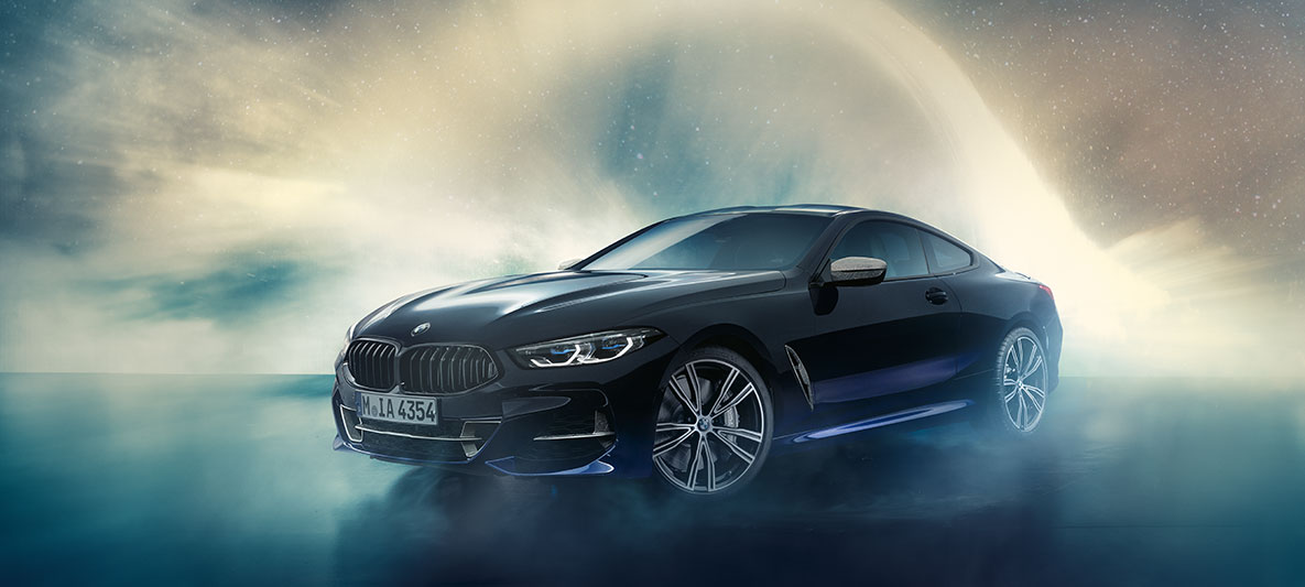 BMW Individual M850i NIGHT SKY, trīs ceturtdaļu priekšdaļas skats BMW Individual M850i NIGHT SKY trīs ceturtdaļu priekšdaļas momentuzņēmums