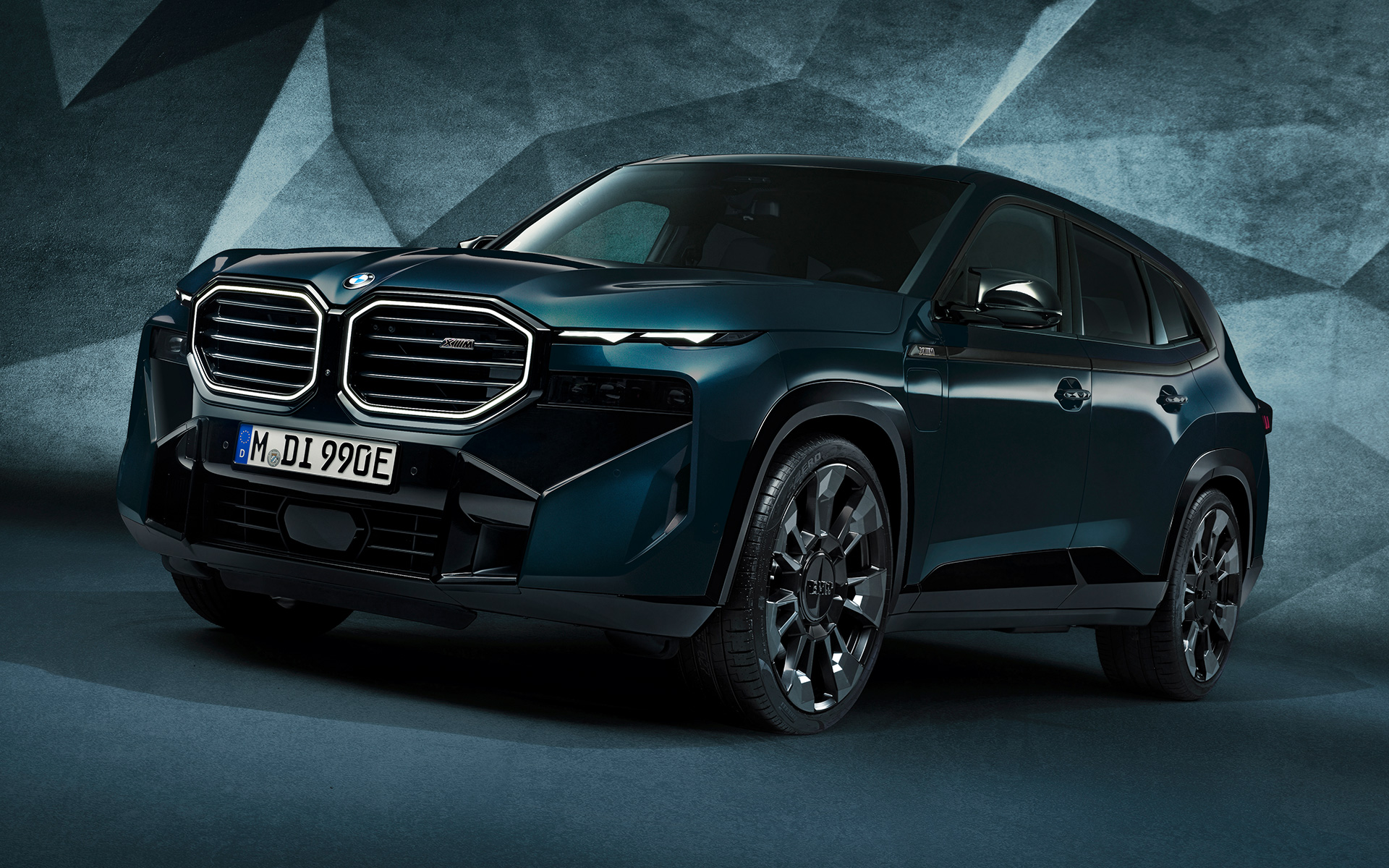 BMW XM, G09, BMW Individual metāliska Petrol Mica krāsa BMW XM, G09, BMW Individual metāliska Petrol Mica krāsa