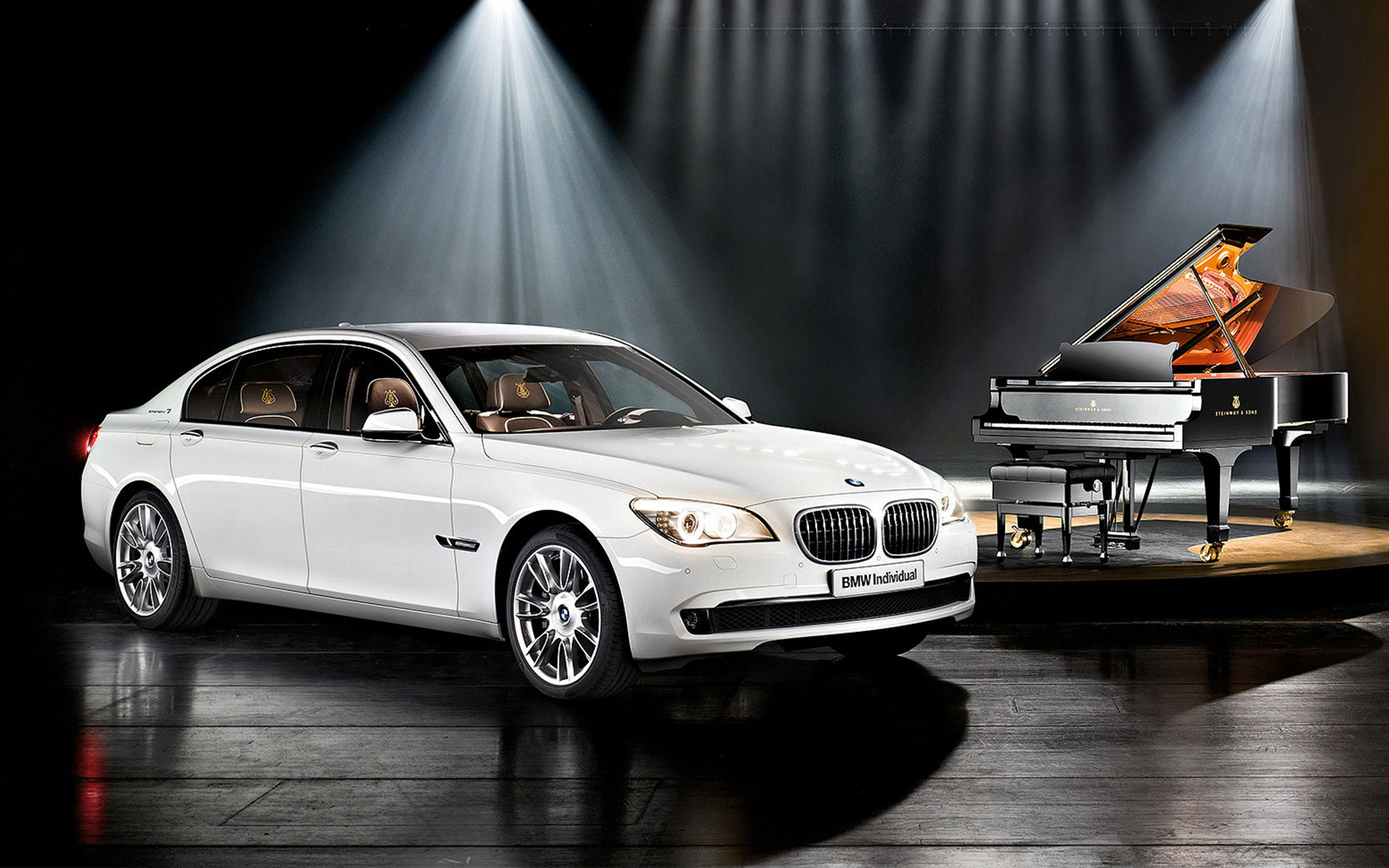 BMW Individual 7 Series Composition, ko iedvesmojis Steinway & Sons, F01, 2010, uz klavieru fona BMW Individual 7 Series Composition, ko iedvesmojis Steinway & Sons, F01, 2010, uz klavieru fona
