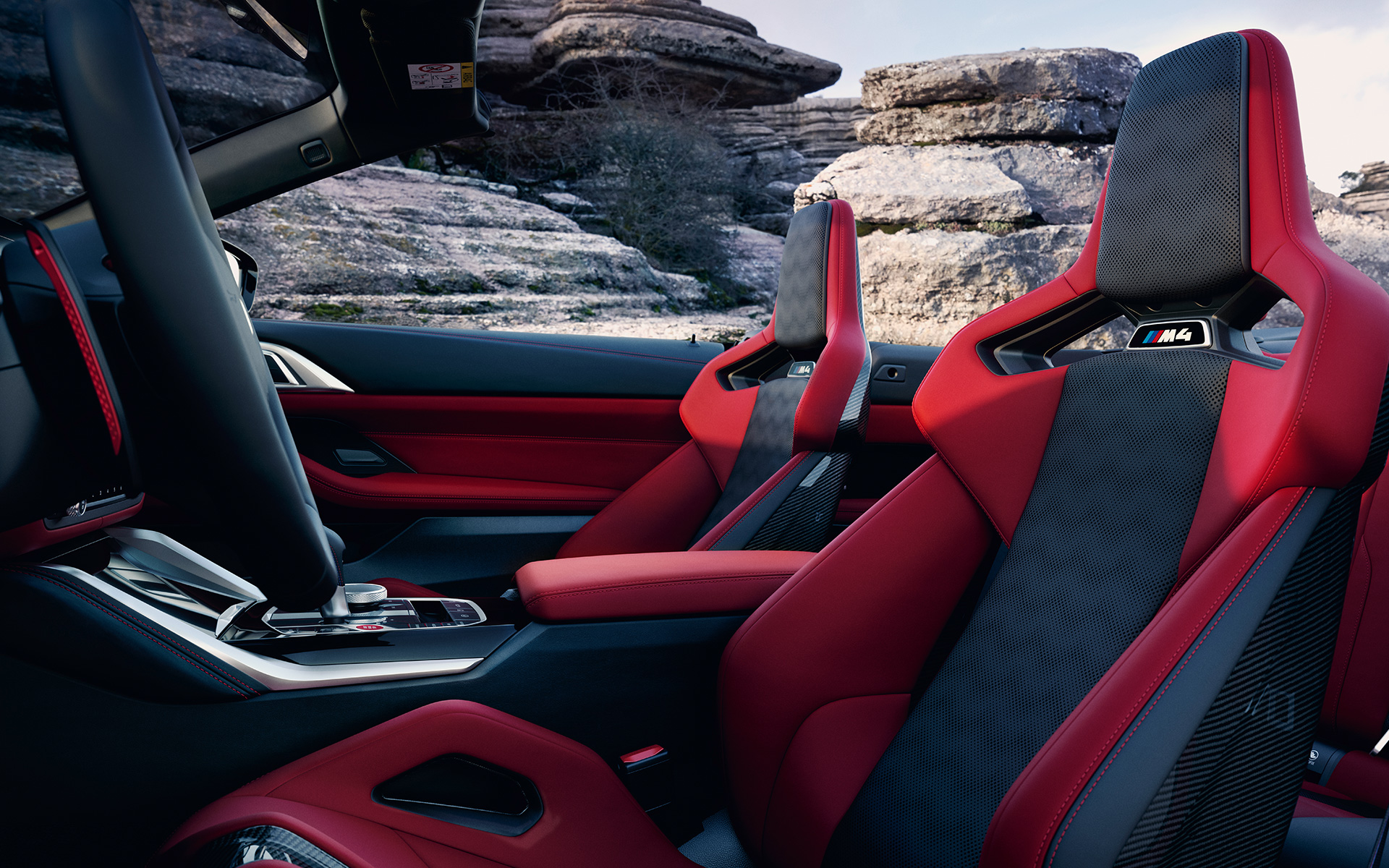 BMW Individual pilna Merino ādas apdare ar smalku faktūru Fiona Red/Black krāsā BMW Individual pilna Merino ādas apdare ar smalku faktūru Fiona Red/Black krāsā