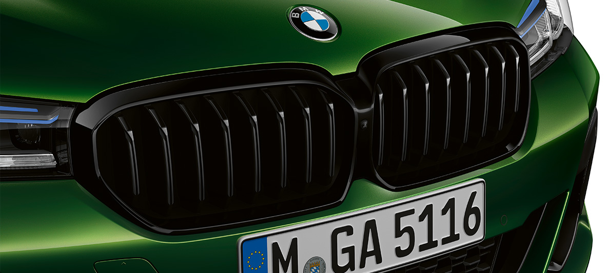 BMW M5 Sedan, M elipsveida režģis, M mirdzoša Shadow Line apdare BMW M5 Sedan, M elipsveida režģis, M mirdzoša Shadow Line apdare