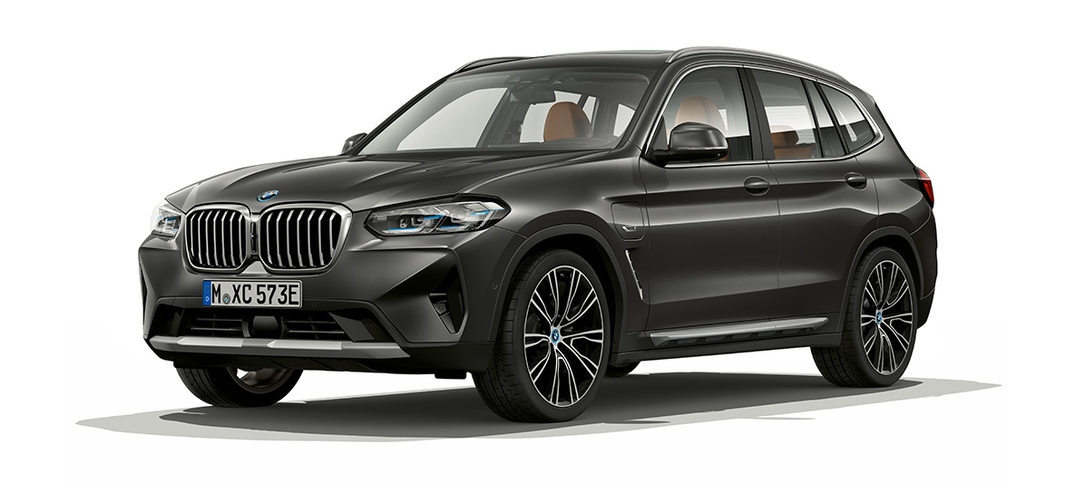 BMW X3 xDrive30e, 2021, G01, trīs ceturtdaļu priekšpuses skats BMW X3 xDrive30e, 2021, G01, trīs ceturtdaļu priekšpuses skats