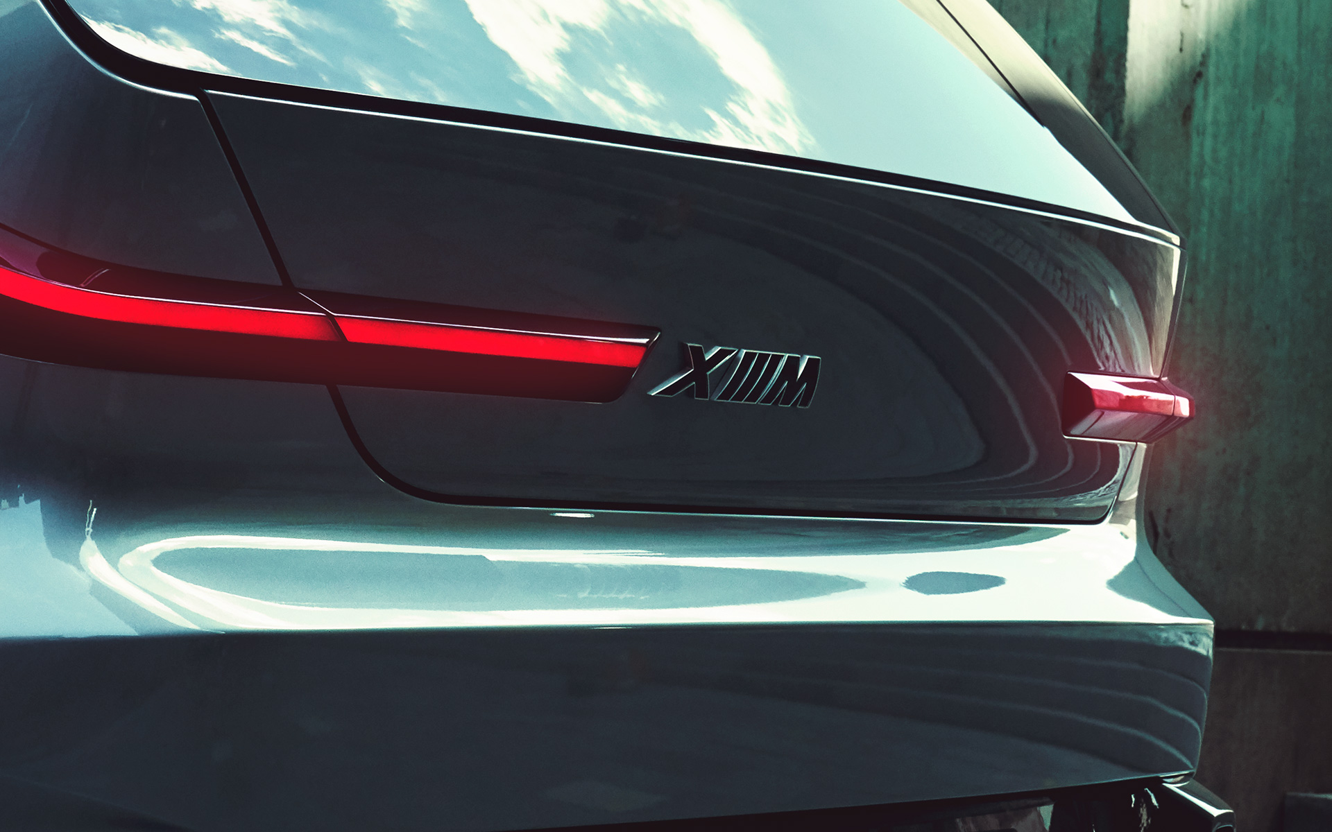 BMW Concept XM (G09), trīs ceturtdaļu aizmugures skats, stāvošs automobilis, tuvplāns, XM logotips BMW Concept XM (G09), trīs ceturtdaļu aizmugures skats, stāvošs automobilis, tuvplāns, XM logotips