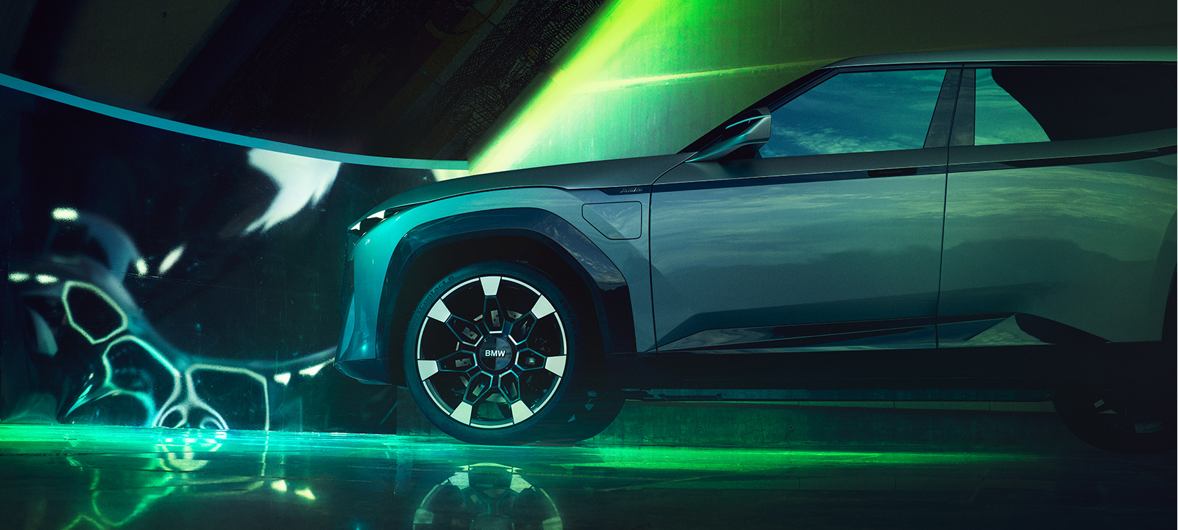 BMW Concept XM (G09), sānskats, stāvošs automobilis BMW Concept XM (G09), sānskats, stāvošs automobilis