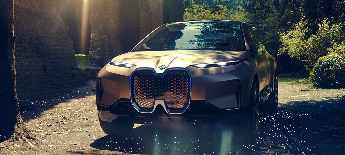 BMW Vision iNEXT priekšdaļas skats BMW Vision iNEXT priekšdaļas skats braucienā