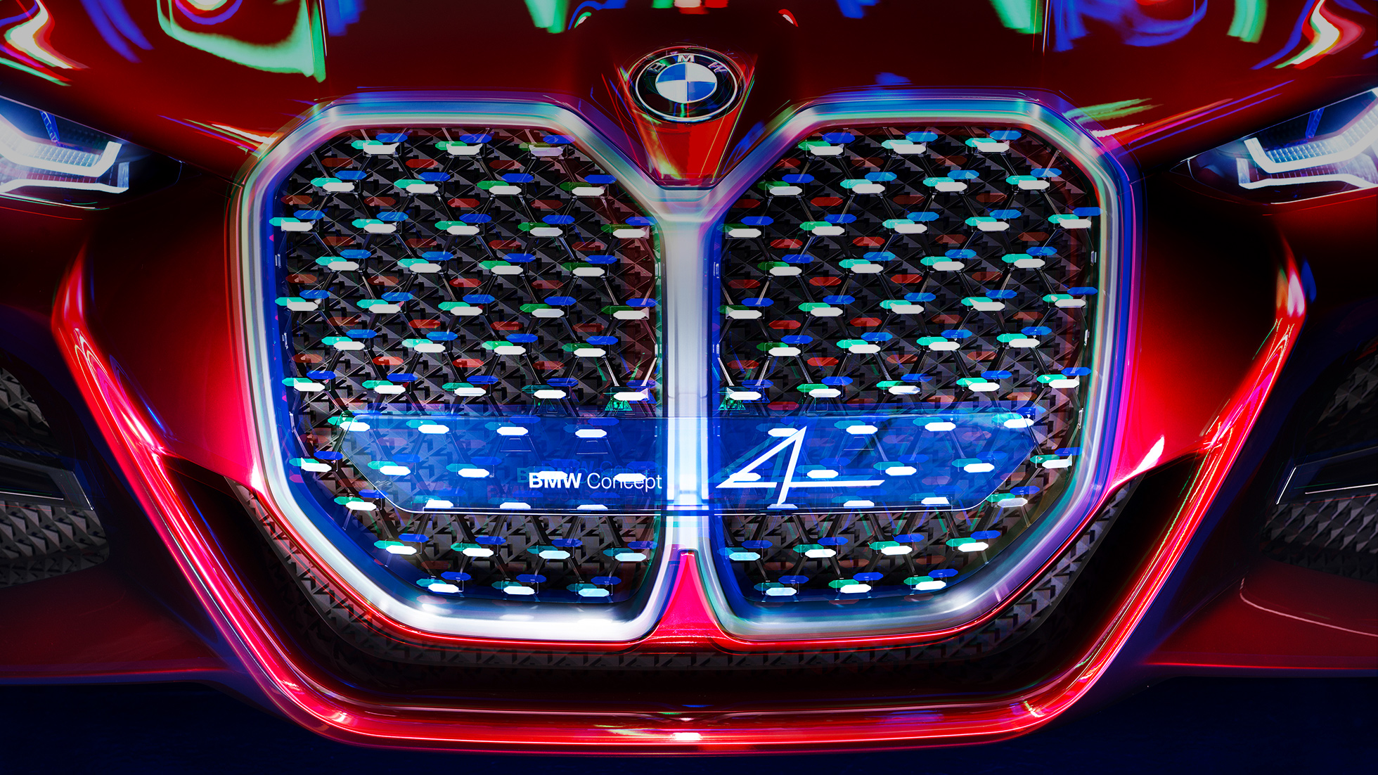 BMW Concept 4. vertikāls BMW elipsveida režģis Vertikālais BMW elipsveida režģis ar spoguļstikla elementiem BMW Concept 4. virsbūves dizainā Forbidden Red krāsā
