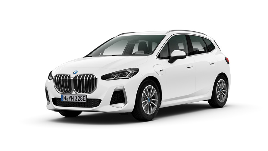 BMW 225xe Active Tourer PHEV, trīs ceturtdaļu priekšpuses skats BMW 225xe Active Tourer PHEV, studijā veikts uzņēmums, trīs ceturtdaļu priekšpuses skats