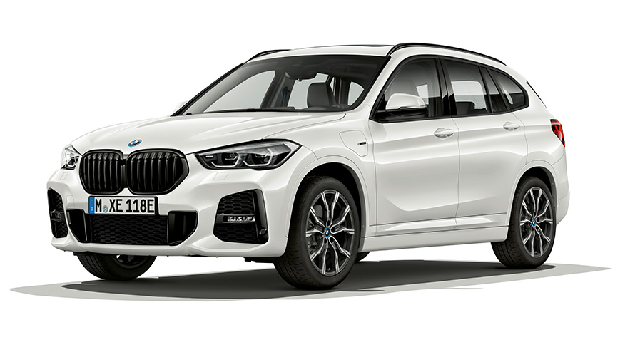 BMW X1 xDrive25e PHEV, trīs ceturtdaļu priekšpuses skats BMW X1 xDrive25e PHEV, studijā veikts uzņēmums, trīs ceturtdaļu priekšpuses skats