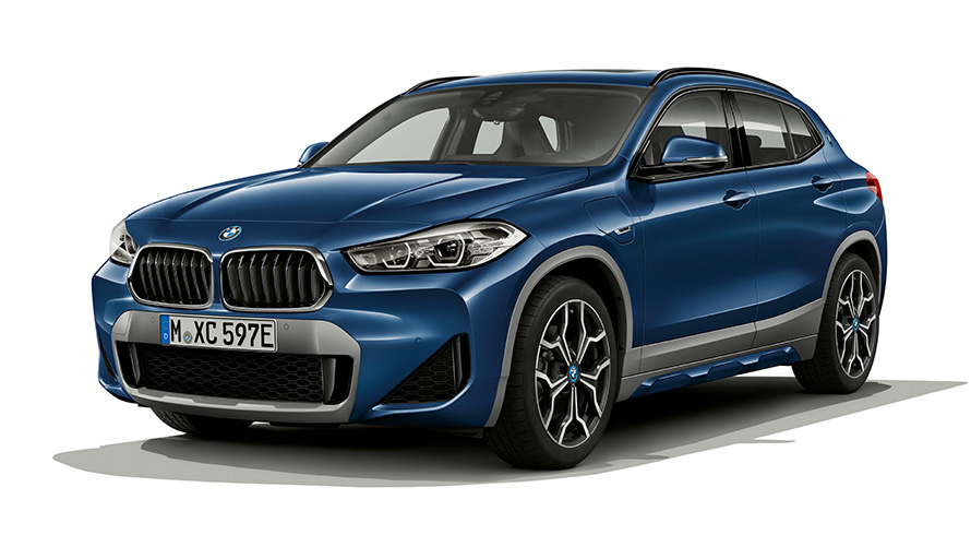 BMW X2 xDrive25e PHEV, trīs ceturtdaļu priekšpuses skats BMW X2 xDrive25e PHEV, studijā veikts uzņēmums, trīs ceturtdaļu priekšpuses skats