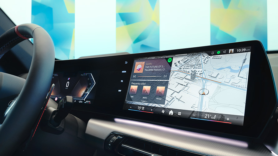 BMW salons, displejs ar operētājsistēmu 9 BMW salons, BMW kartes displejā ar operētājsistēmu 9