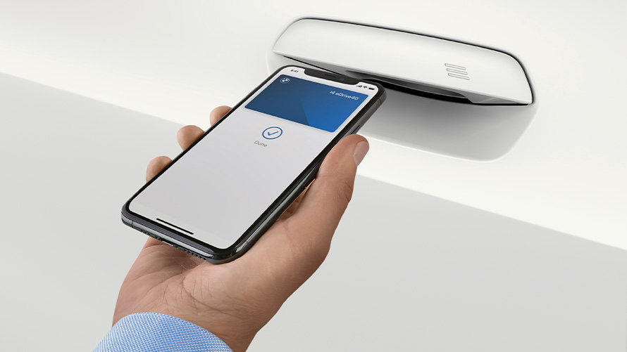Atveriet automobili ar BMW digitālo atslēgu Atveriet automobili, izmantojot viedtālruni ar BMW digitālo atslēgu un My BMW lietojumprogrammu