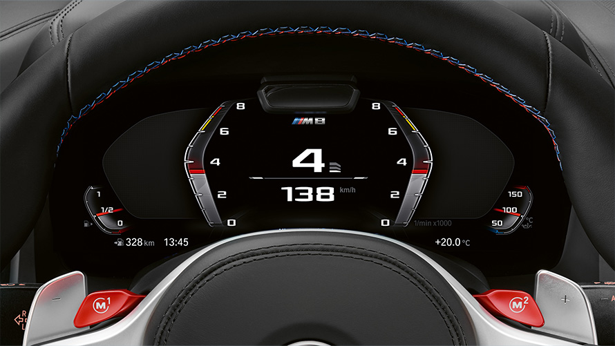 Tuvplāns, vadības displejs, M Track Mode skats Attālā programmatūras jaunināšana, tuvplāns, vadības displejs, M Track Mode skats