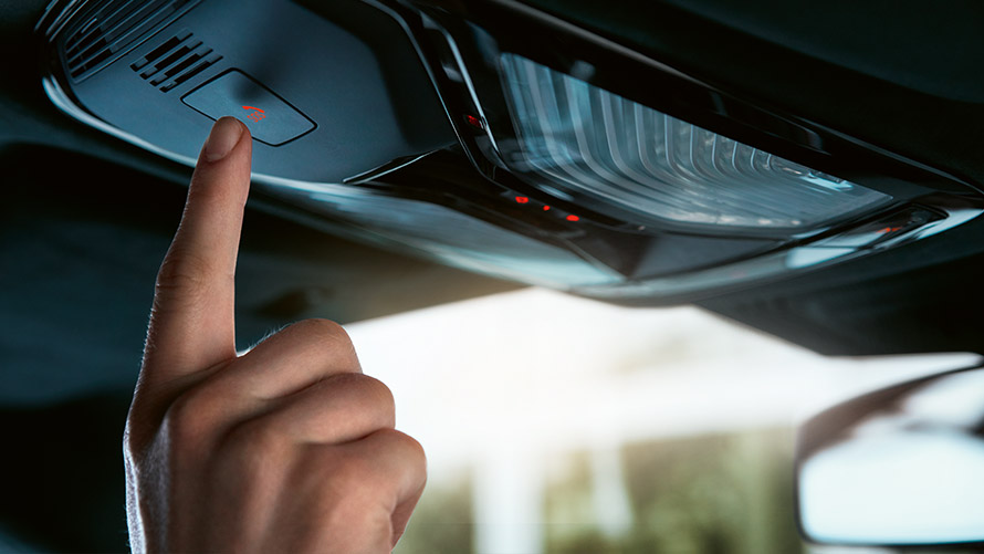 Inteliģentais ārkārtas zvans Atjautīgā ārkārtas zvana poga BMW griestos