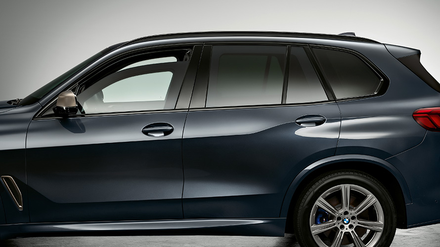 BMW automobiļi aizsardzībai, drošības pasākumu diskrētums un anonimitāte, sānskats BMW automobiļi aizsardzībai, drošības pasākumu diskrētums un anonimitāte, sānskats
