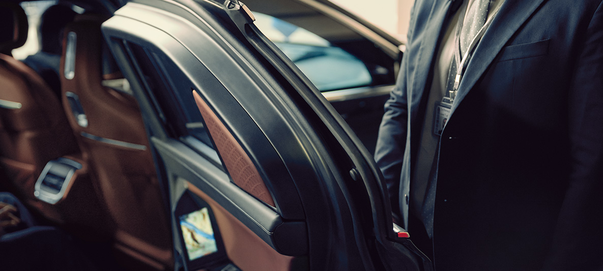 BMW automobiļi aizsardzībai, kas tiek pasargāts, salons BMW automobiļi aizsardzībai, kas tiek pasargāts, BMW salons, ādas sēdekļi