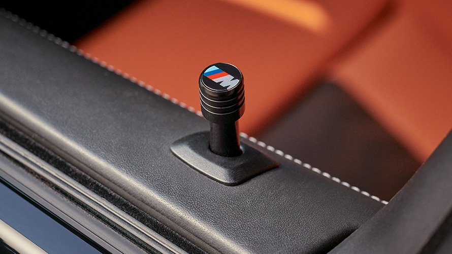 M Performance durvju slēgšanas tapa BMW rudens–ziemas piederumi, M Performance durvju slēgšanas tapa