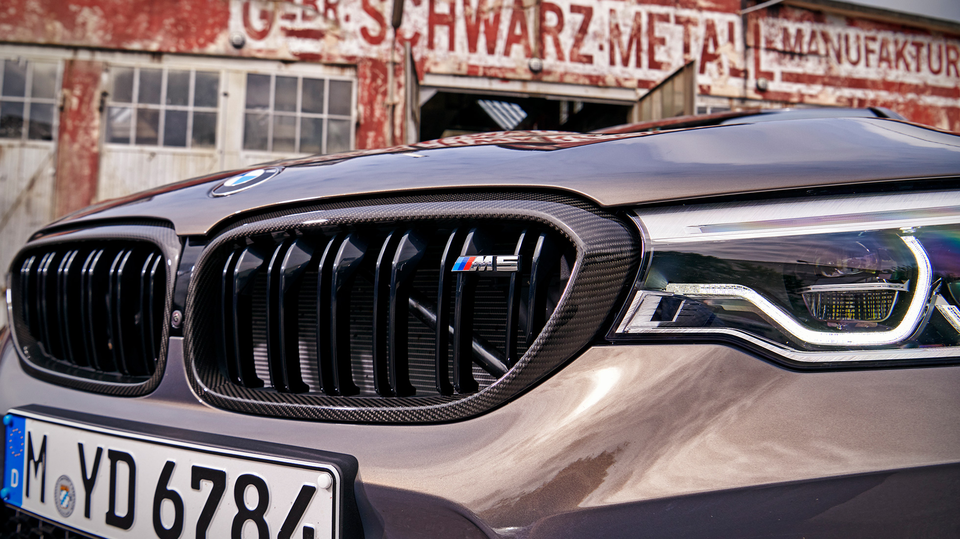 BMW M Performance elipsveida režģis, oglekļa šķiedra BMW M Performance dizains, elipsveida režģis, oglekļa šķiedra