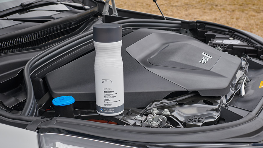 BMW tīrīšanas šķidrums ar aizsardzību pret salu, oriģinālie BMW rudens un ziemas piederumi BMW tīrīšanas šķidrums ar aizsardzību pret salu, oriģinālie BMW rudens un ziemas piederumi