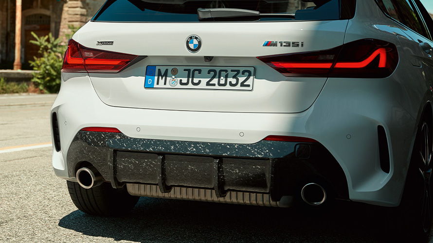 BMW M Performance aizmugurējais difuzors, oglekļa šķiedra BMW M Performance aizmugurējais difuzors, oglekļa šķiedra, BMW vasaras piedāvājumi