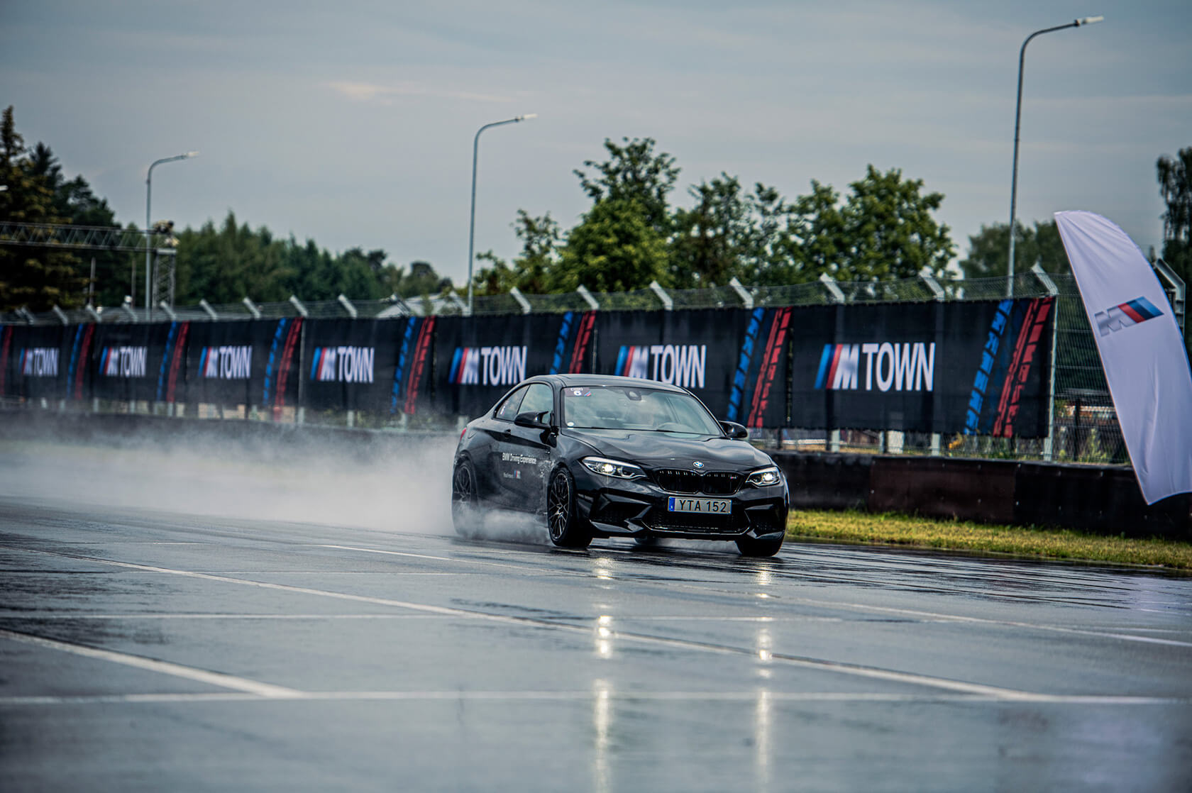 BMW M fani no visas Baltijas izaicina Biķernieku trasi! BMW M fani no visas Baltijas izaicina Biķernieku trasi!